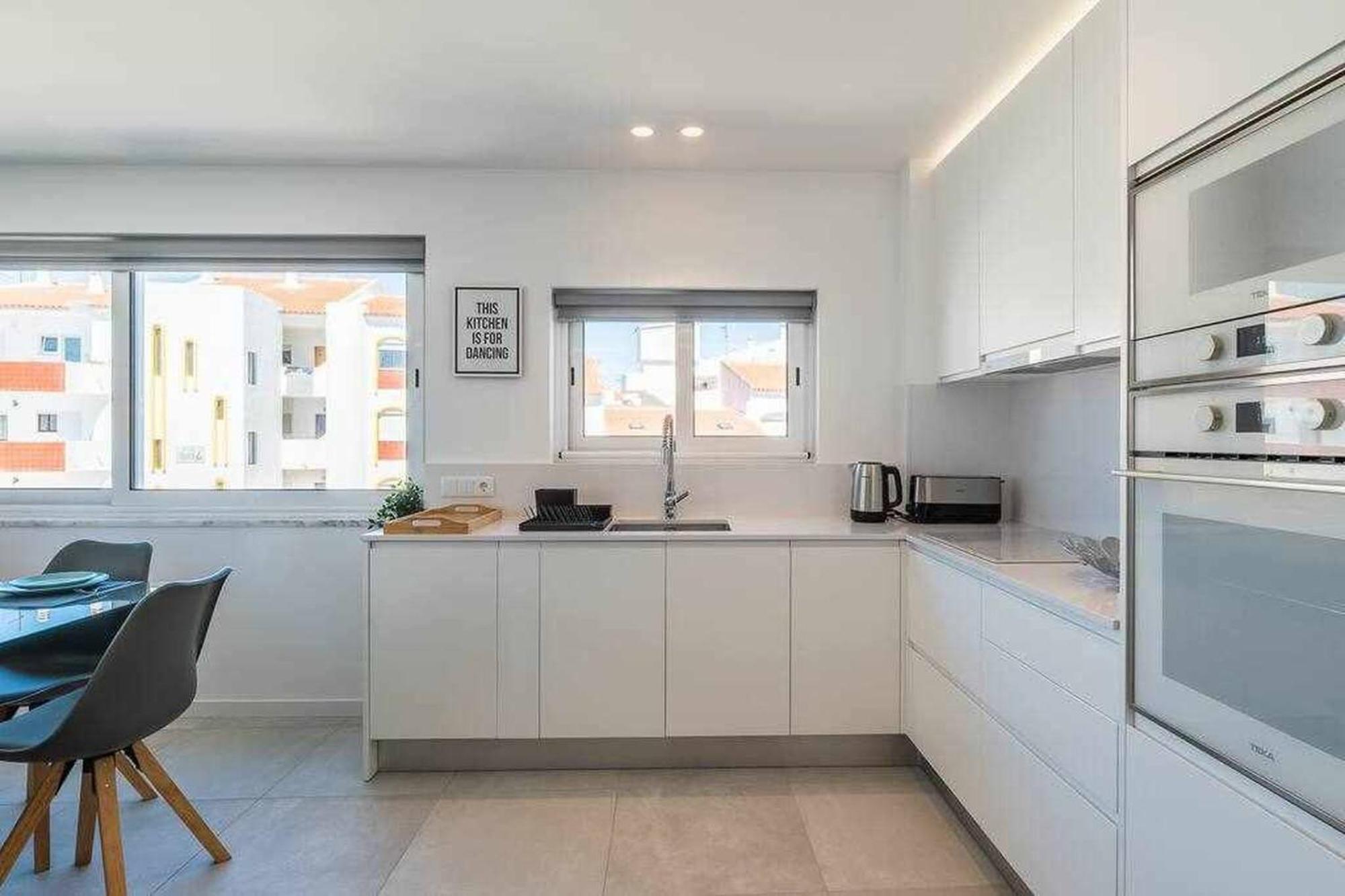 Central Town 2-Bedroom Apartment アルブフェイラ エクステリア 写真